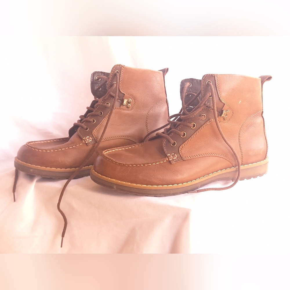 GBX Layne Leather Ankle Chukka Boots